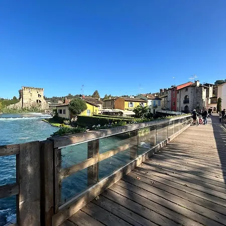 Casa Del Borgo * 明乔河畔的瓦雷奇奥